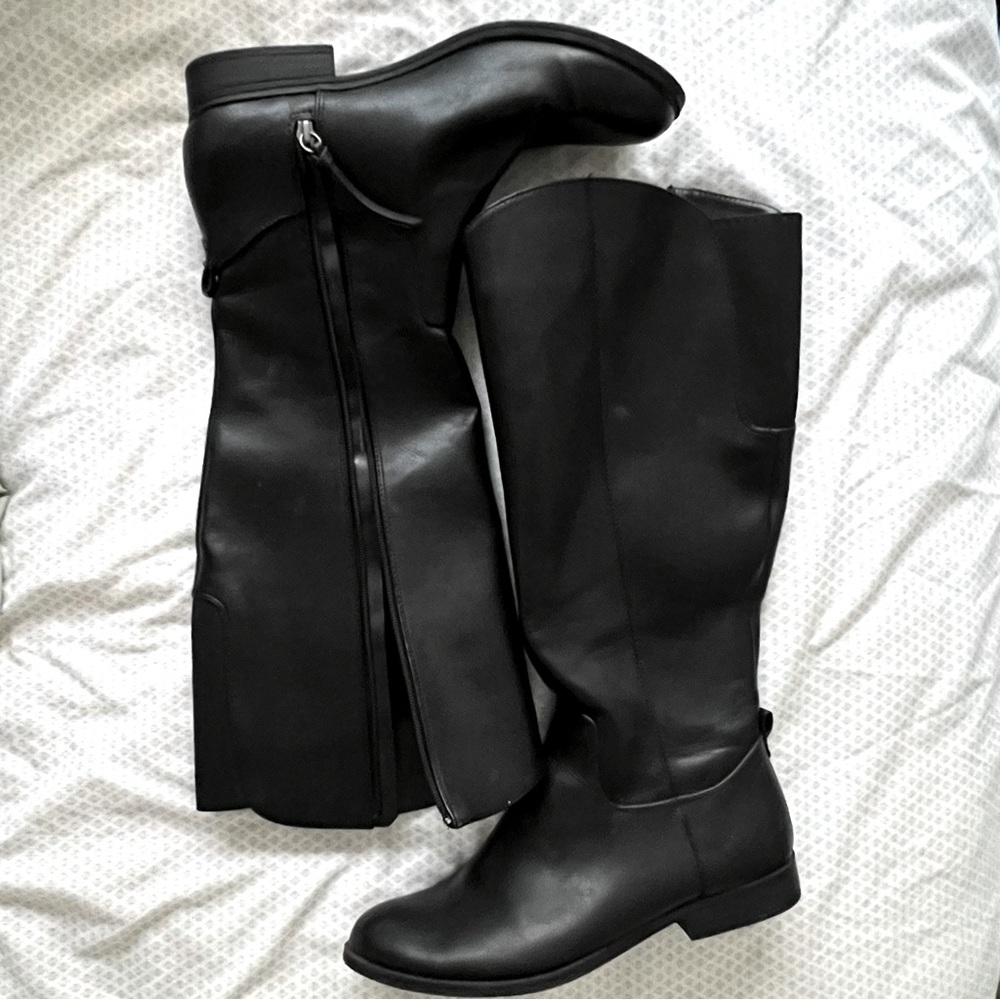 Nice Black Boots Size 11